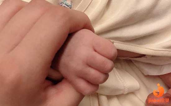 云南公立的供卵医院_【绝经女性做供卵孩子像自己吗】34周早产，超快顺产女宝